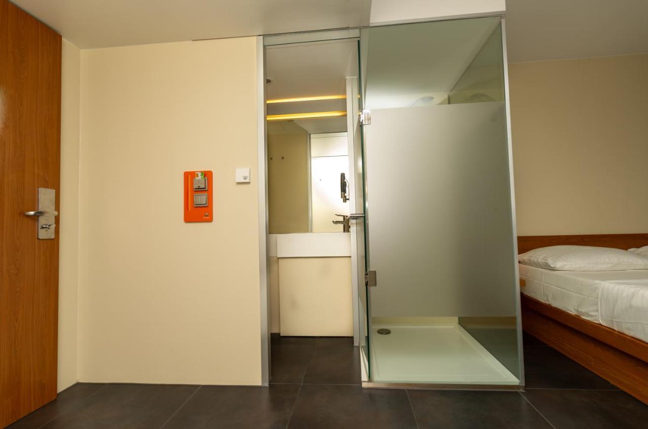 Hotel Duesseldorfer Hof Frankfurt am Main ภายนอก รูปภาพ
